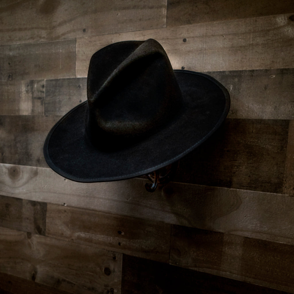 Cast Iron Horseshoe Cowboy Hat Rack Wall Hook Holder Coat Hanger